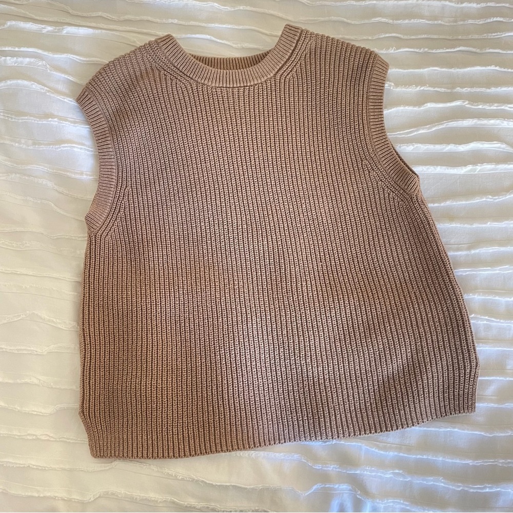 Uniqlo Sleeveless Knit Sweater Vest